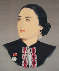 Портрет Тургунбаевой вышивка